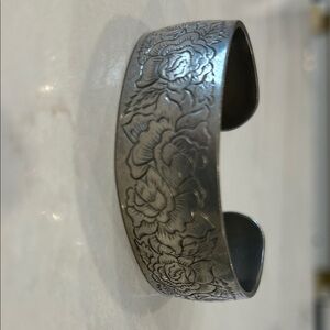 Elegant Floral Silver Cuff Bracelet